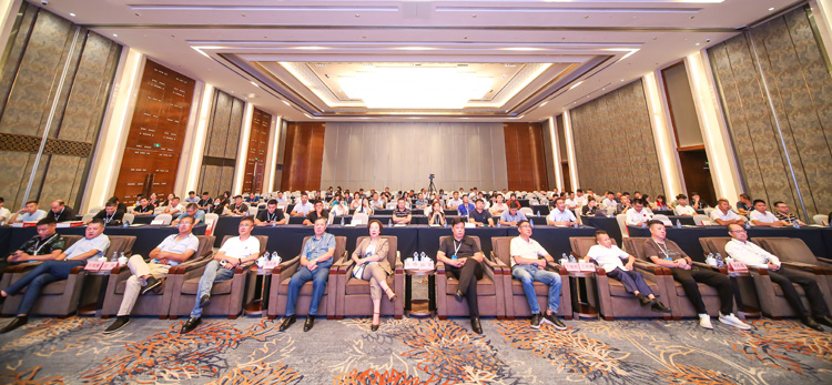 黃河流域照明與標(biāo)識(shí)產(chǎn)業(yè)論壇暨濟(jì)南市工商聯(lián)照明與標(biāo)識(shí)商會(huì)成立大會(huì)舉辦(圖2) 黃河流域照明與標(biāo)識(shí)產(chǎn)業(yè)論壇暨濟(jì)南市工商聯(lián)照明與標(biāo)識(shí)商會(huì)成立大會(huì)舉辦(圖2)